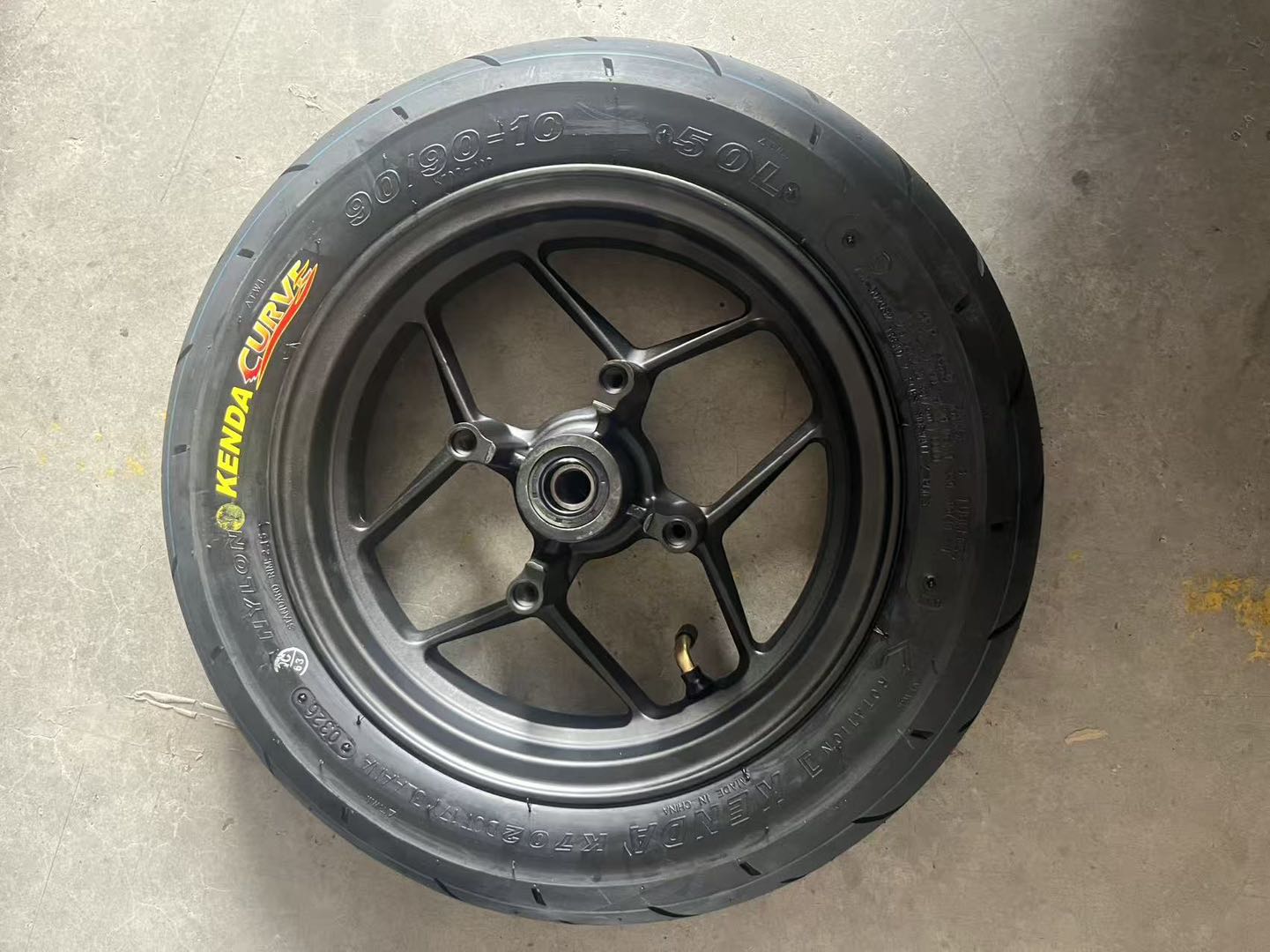 Tuttio Soleil 01 Supermoto 12mm Wheel Set